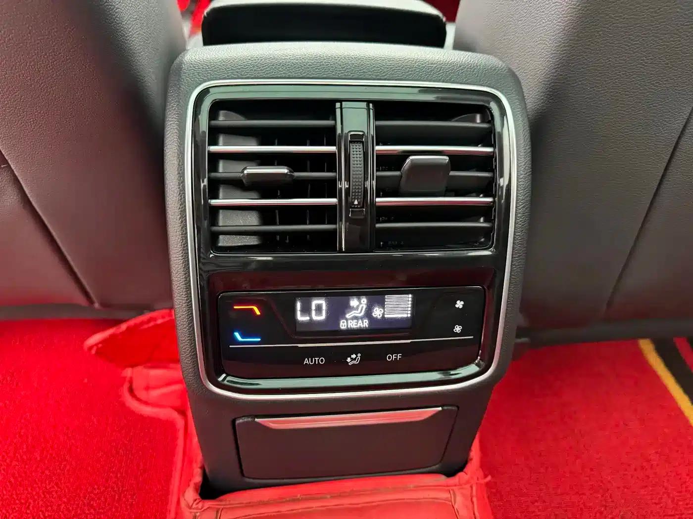 2020 Volkswagen Passat 330TSI DSG Leading Edition — миниатюра 12
