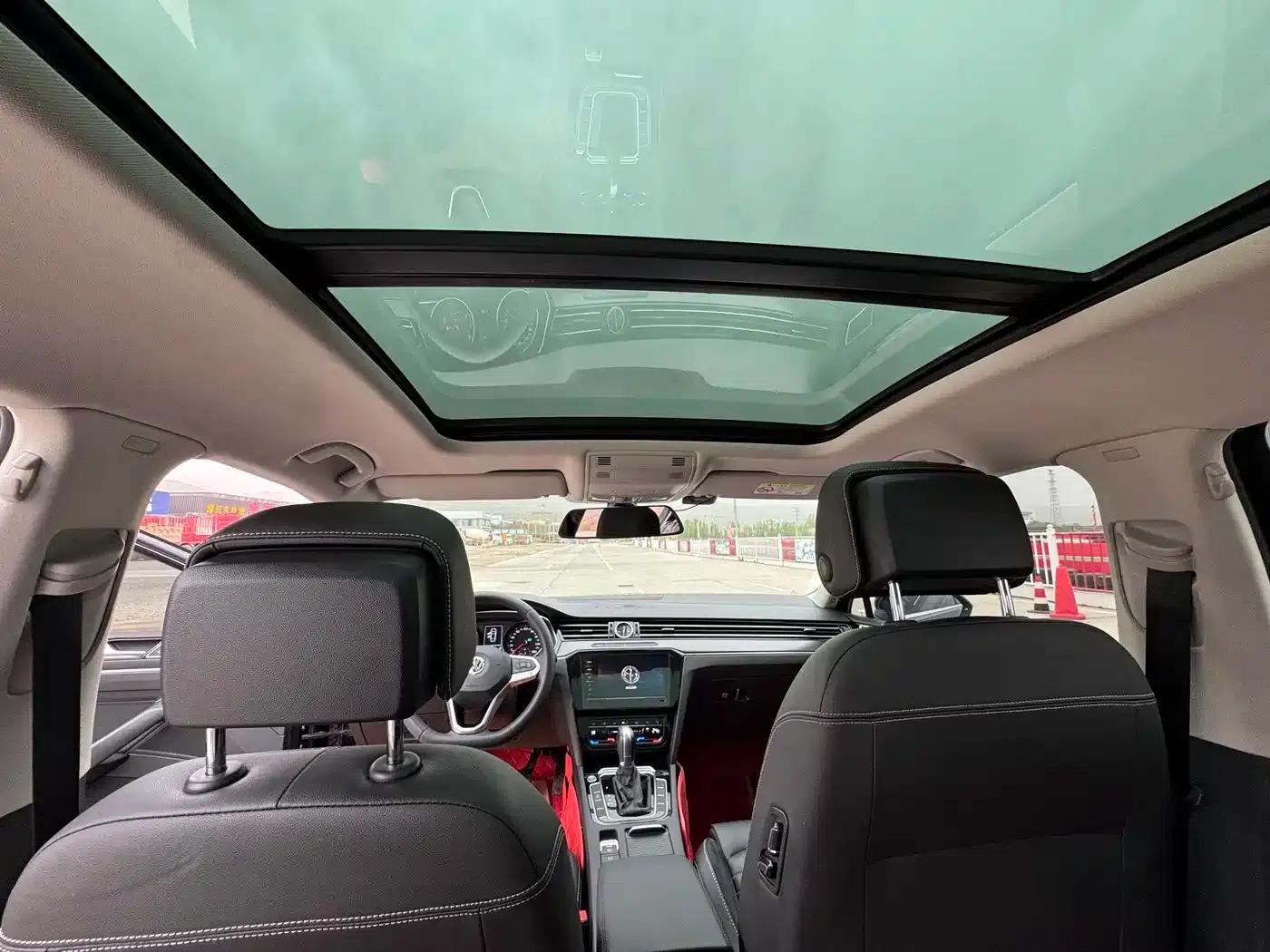 2020 Volkswagen Passat 330TSI DSG Leading Edition — миниатюра 13