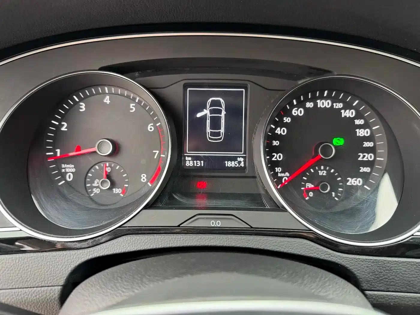 2020 Volkswagen Passat 330TSI DSG Leading Edition — миниатюра 18