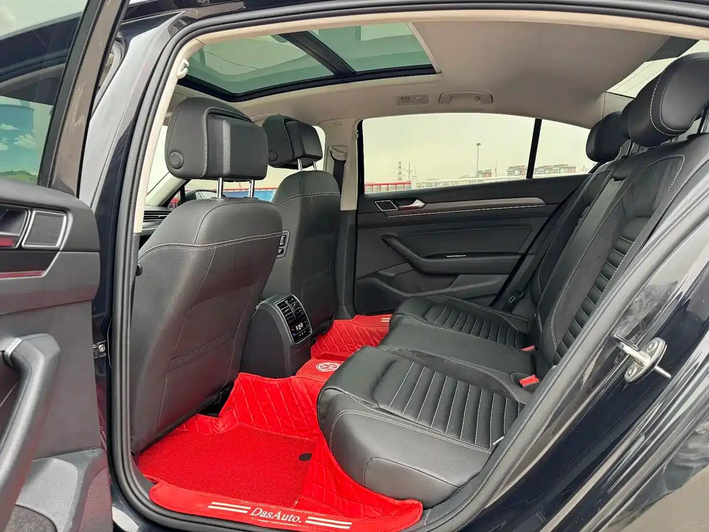 2020 Volkswagen Passat 330TSI DSG Leading Edition — миниатюра 5
