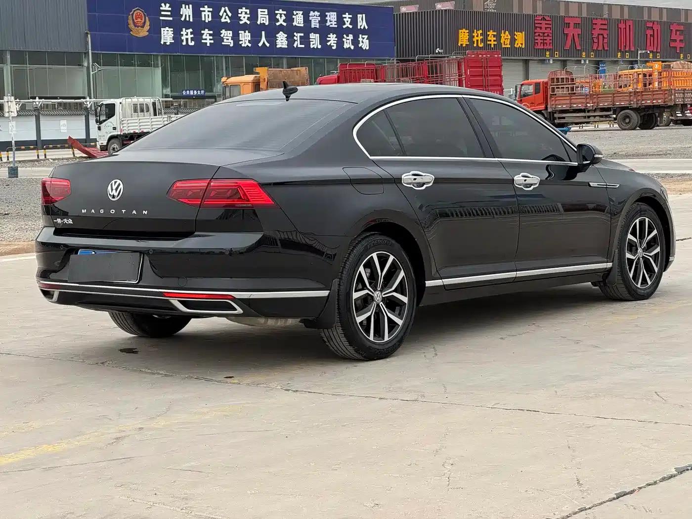 2020 Volkswagen Passat 330TSI DSG Leading Edition — миниатюра 9