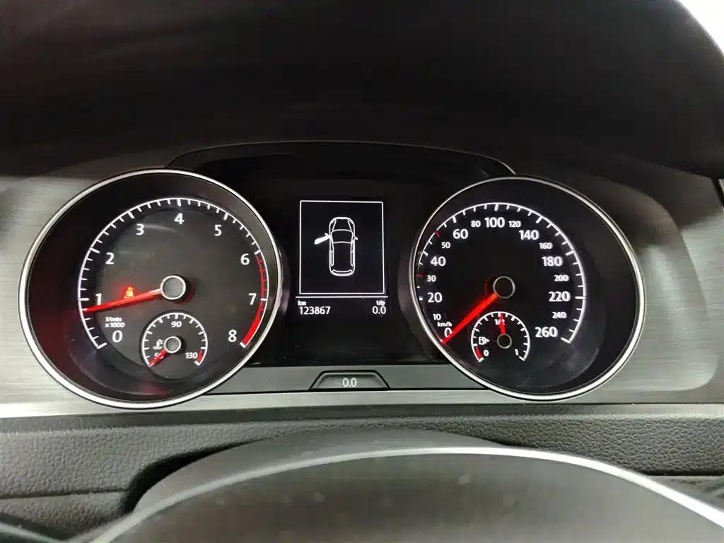 2016 Golf 230TSI Automatic Comfort — миниатюра 12