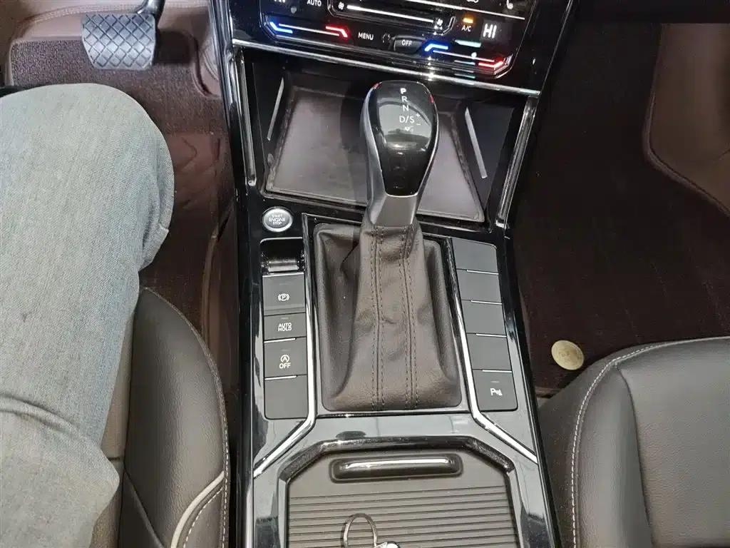 2022 Volkswagen Passat 330TSI Starry Sky Elite Edition — миниатюра 14