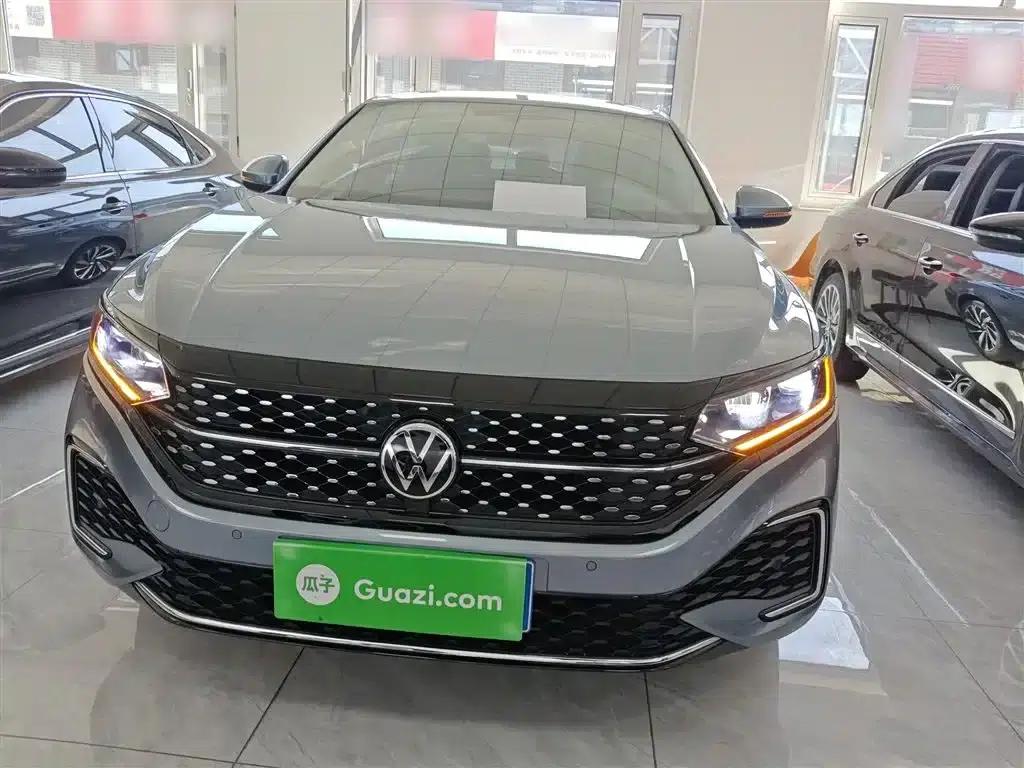 2022 Volkswagen Passat 330TSI Starry Sky Elite Edition — миниатюра 3