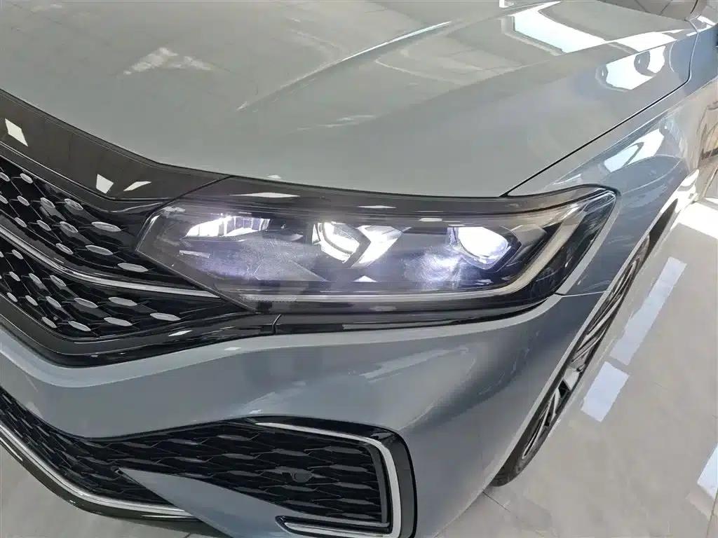 2022 Volkswagen Passat 330TSI Starry Sky Elite Edition — миниатюра 24