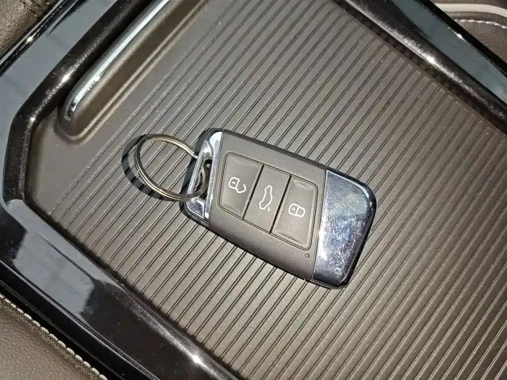 2022 Volkswagen Passat 330TSI Starry Sky Elite Edition — миниатюра 9