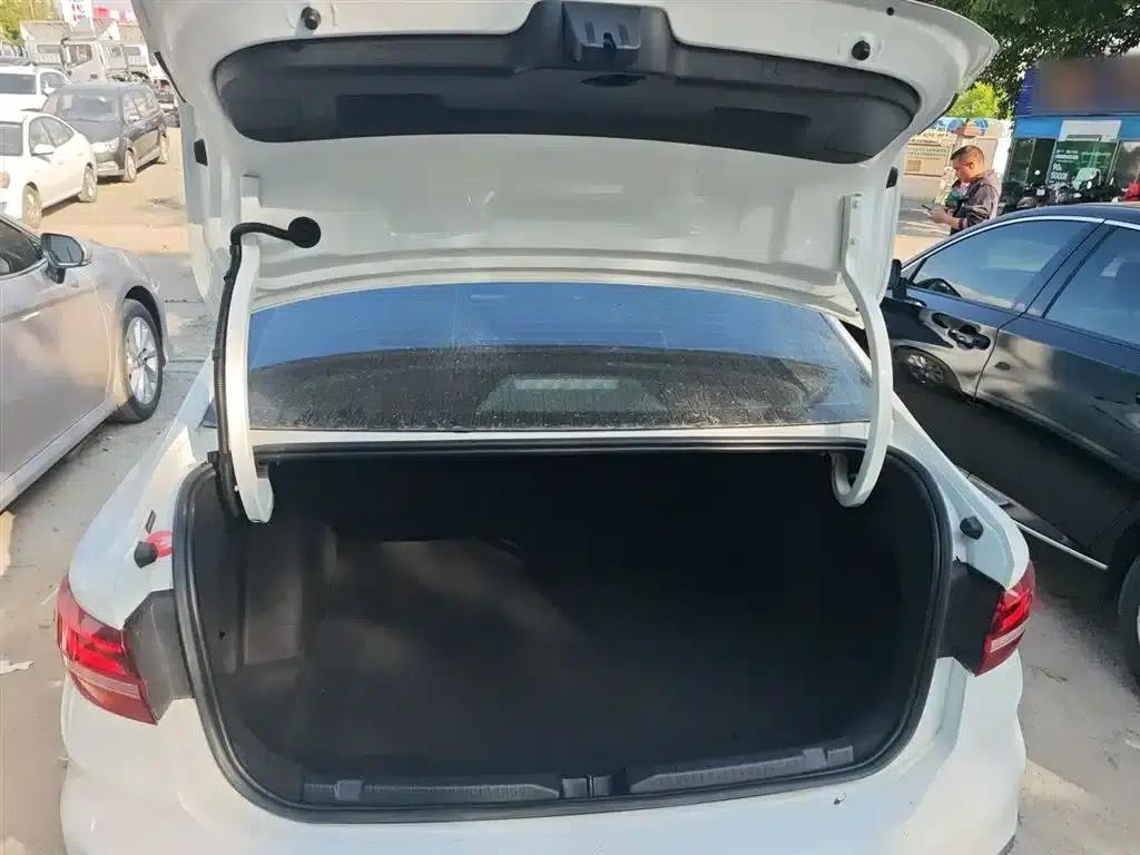 2023 Volkswagen Lavida 1.5L Automatic Comfort Edition — миниатюра 19