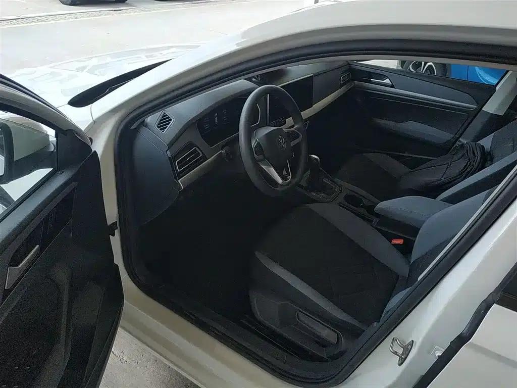 2023 Volkswagen Lavida Facelift 1.5L Automatic Comfort Edition — миниатюра 11