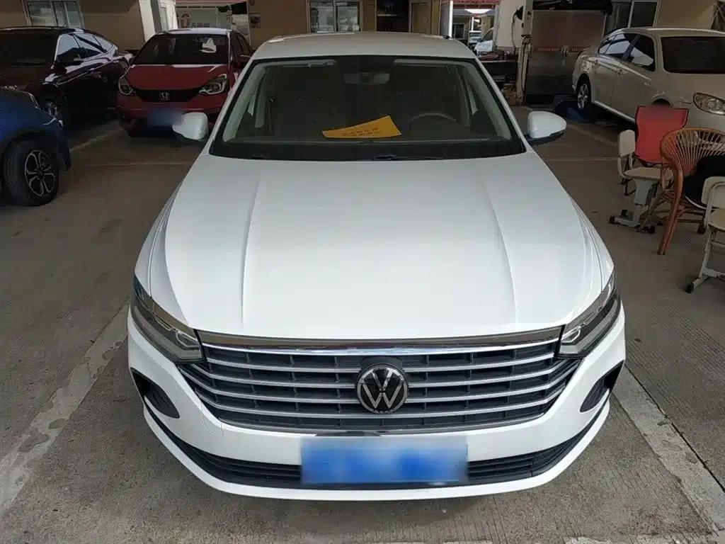 2023 Volkswagen Lavida Facelift 1.5L Automatic Comfort Edition — миниатюра 3