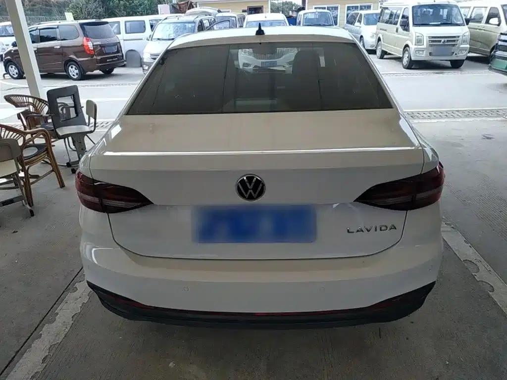 2023 Volkswagen Lavida Facelift 1.5L Automatic Comfort Edition — миниатюра 4