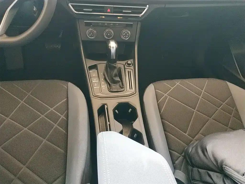 2023 Volkswagen Lavida Facelift 1.5L Automatic Comfort Edition — миниатюра 10