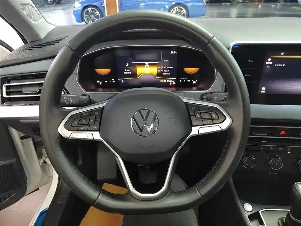 2023 Volkswagen Lavida 300TSI DSG Full Comfort Edition — миниатюра 3