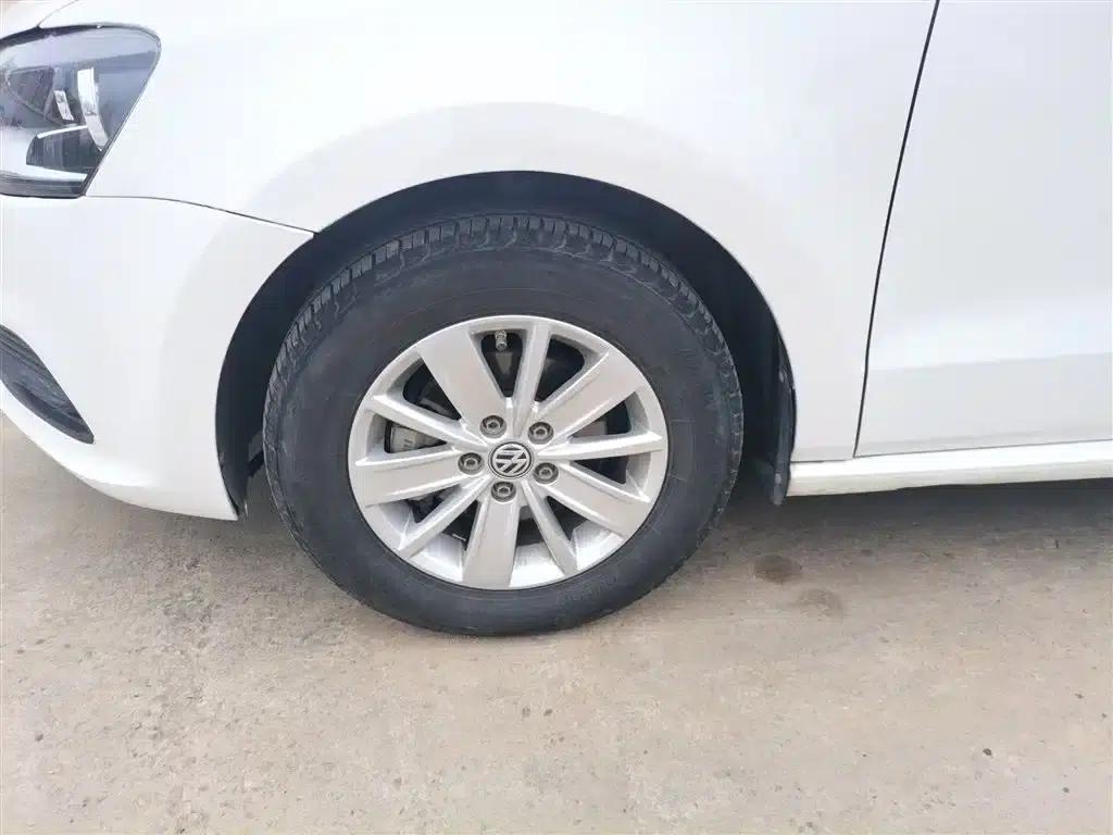 2016 Polo 1.4L Automatic Fashion Edition — миниатюра 23