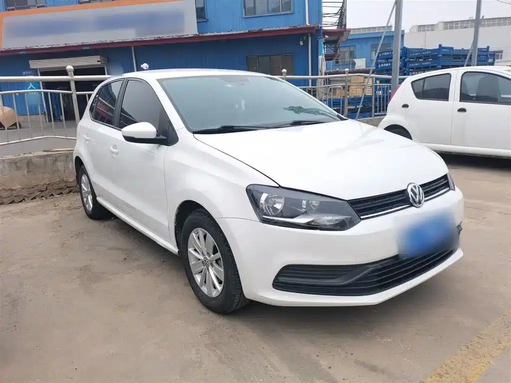 2016 Polo 1.4L Automatic Fashion Edition — миниатюра 4