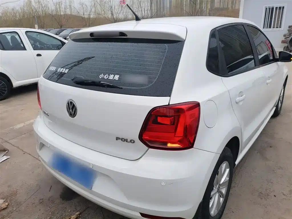 2016 Polo 1.4L Automatic Fashion Edition — миниатюра 6
