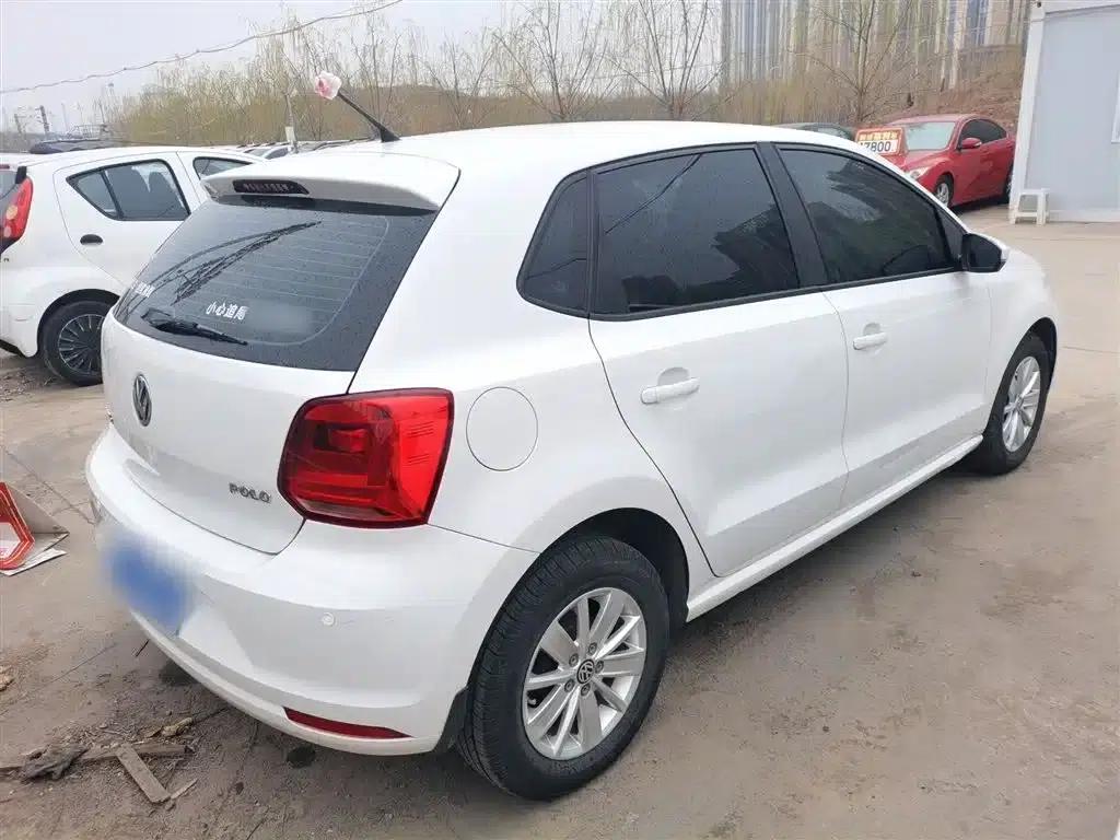 2016 Polo 1.4L Automatic Fashion Edition — миниатюра 7