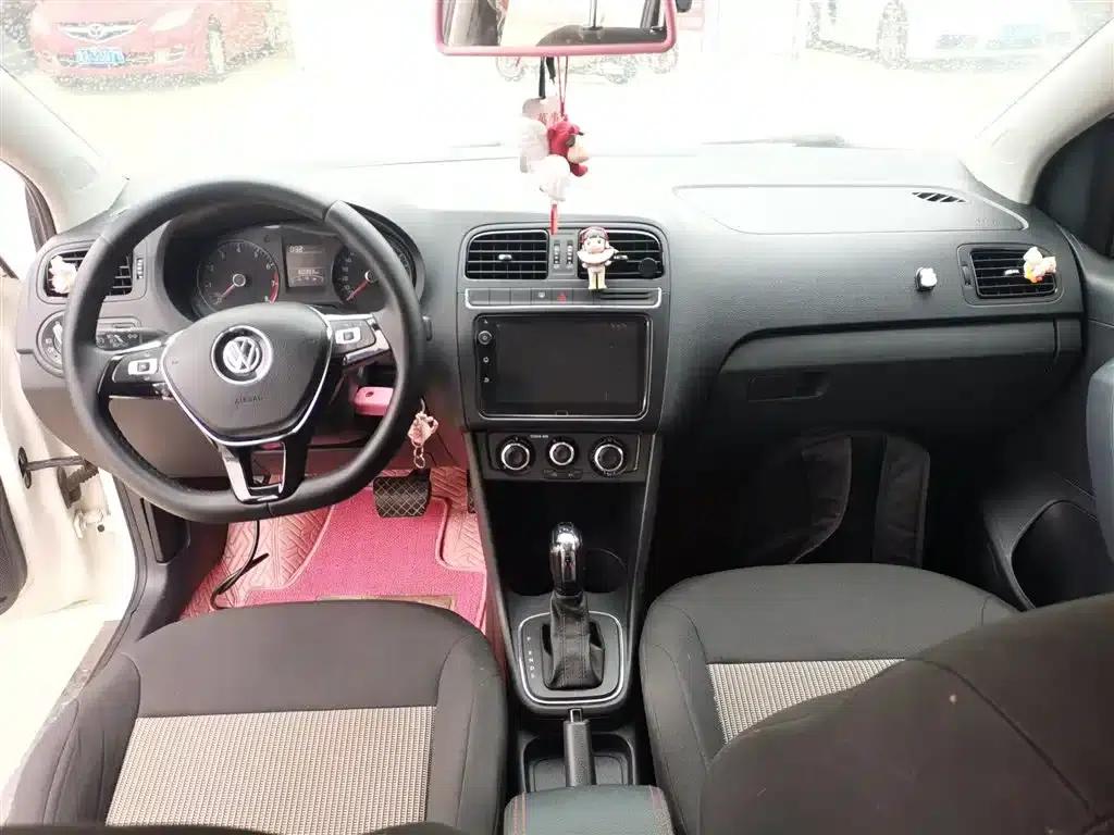 2016 Polo 1.4L Automatic Fashion Edition — миниатюра 10