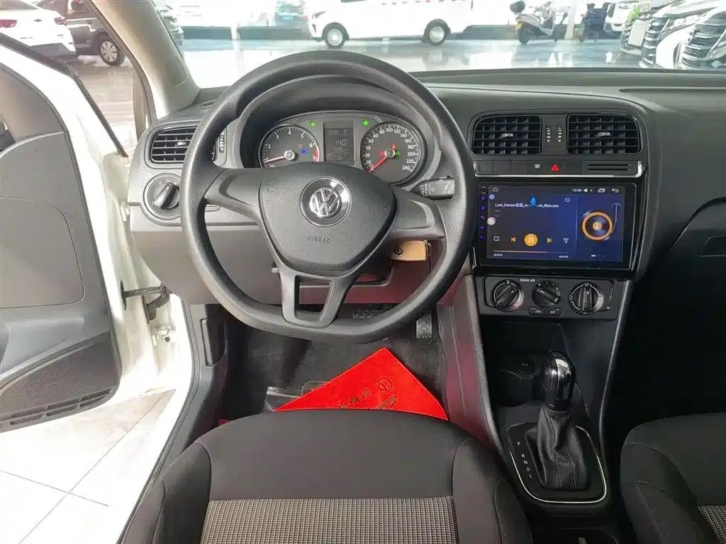 2016 Polo 1.4L Automatic Fashion Edition — миниатюра 11