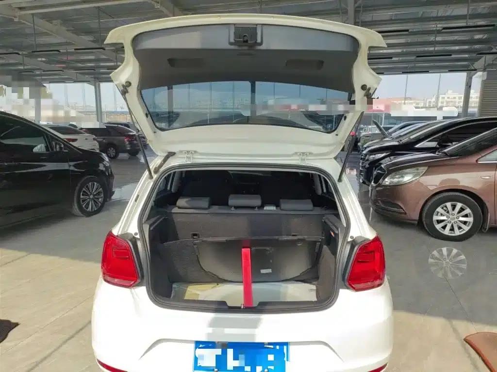 2016 Polo 1.4L Automatic Fashion Edition — миниатюра 19