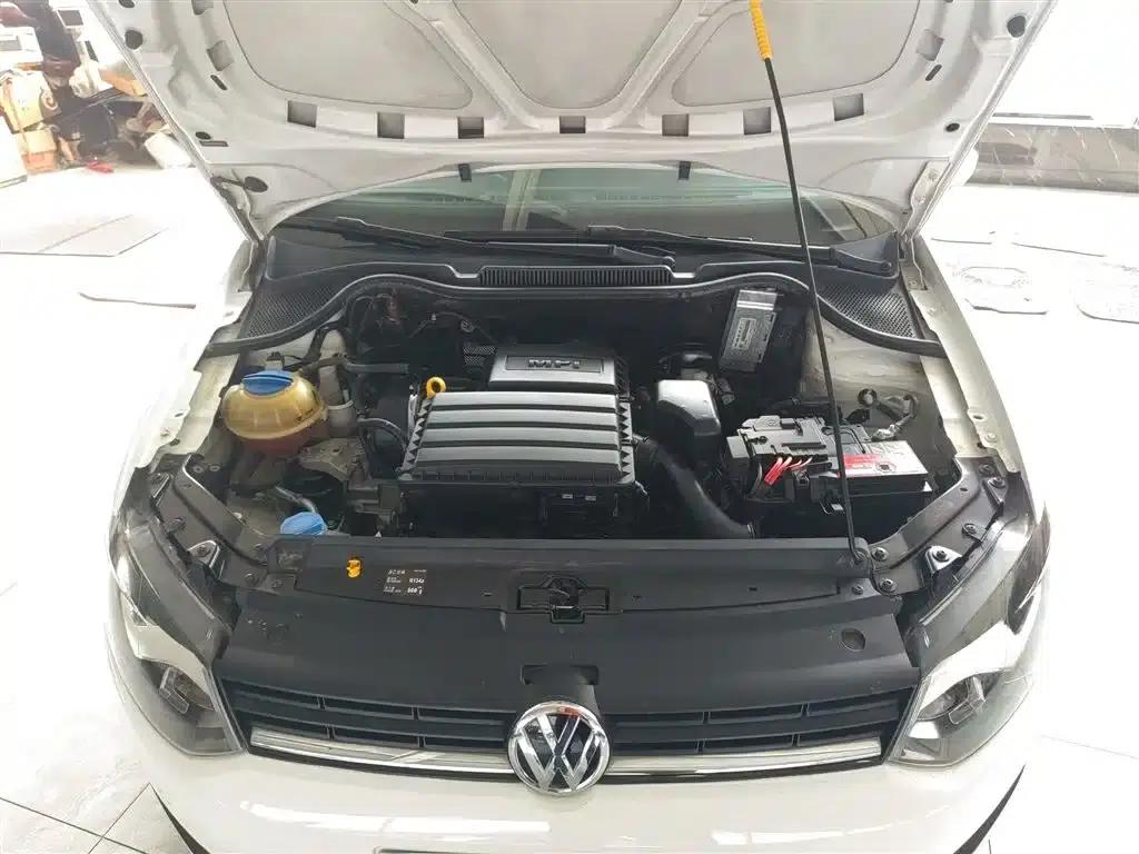 2016 Polo 1.4L Automatic Fashion Edition — миниатюра 20