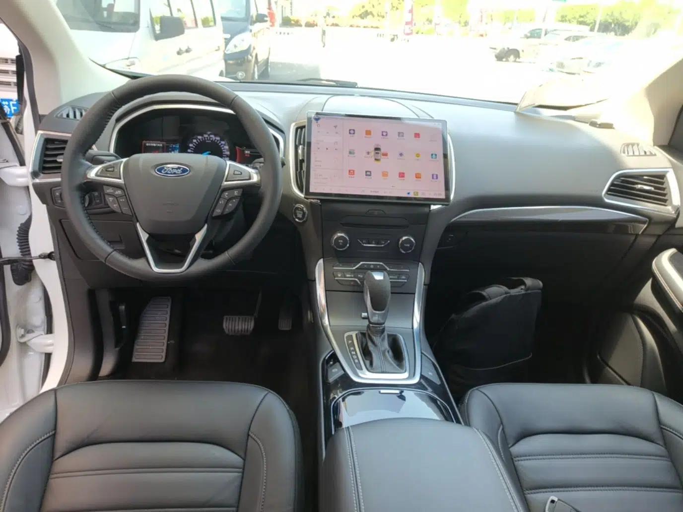 Ford Edge 2018 EcoBoost 245 Two-Wheel-Drive Titanium 7-Seater China V Standard — миниатюра 13
