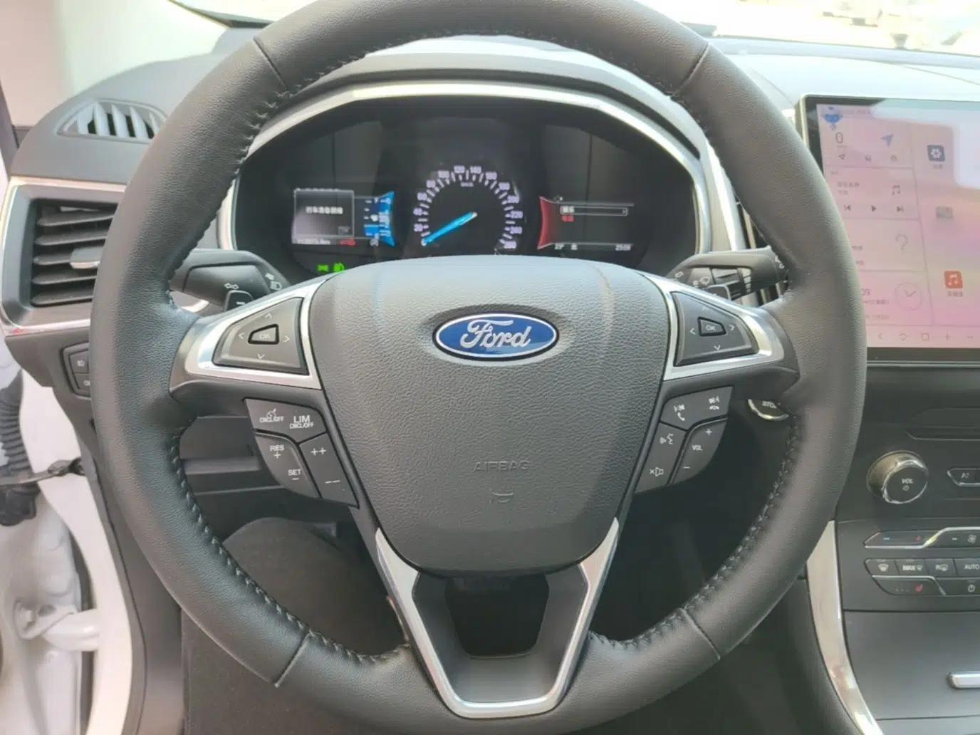 Ford Edge 2018 EcoBoost 245 Two-Wheel-Drive Titanium 7-Seater China V Standard — миниатюра 14