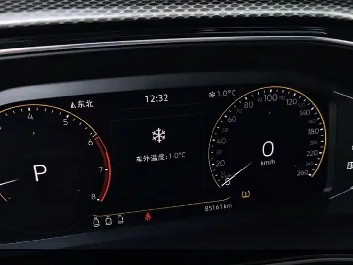 2021 Volkswagen T-Cross 200TSI DSG Smart Connect Edition — миниатюра 3