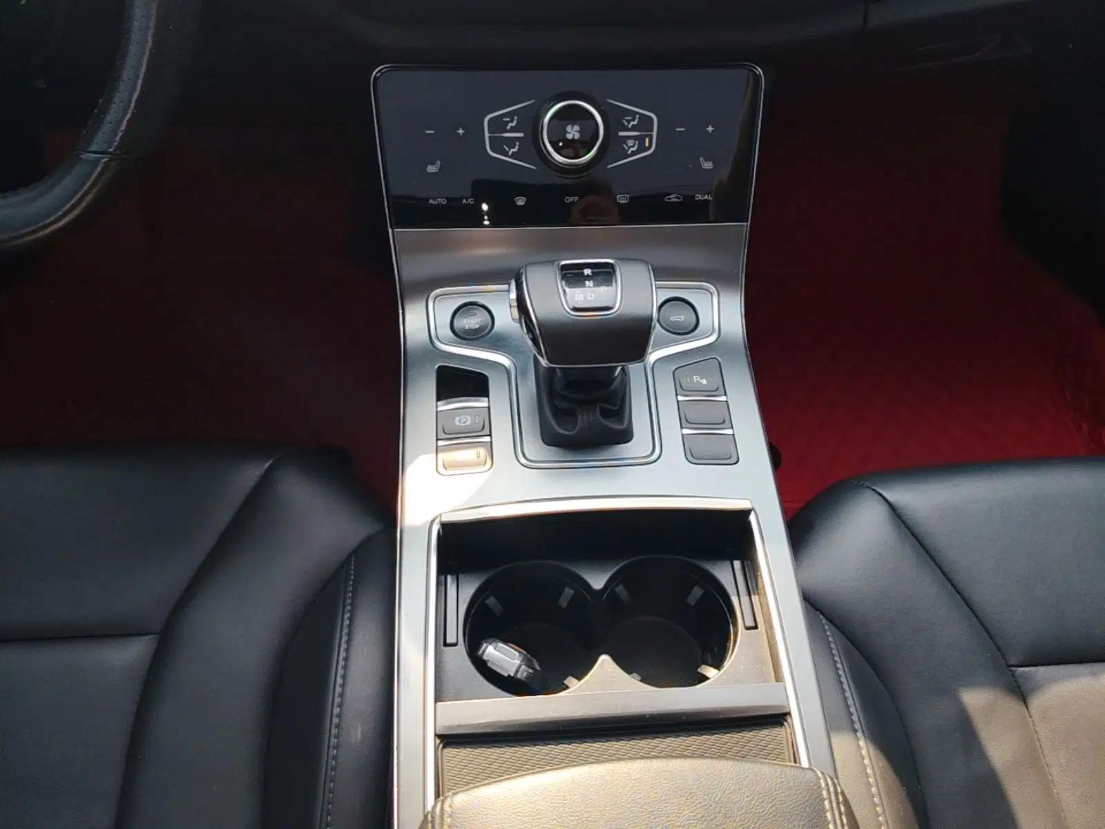 Hongqi H5 2022 Classic Model Facelift 1.8T Automatic Smart Connect Flagship Edition — миниатюра 16
