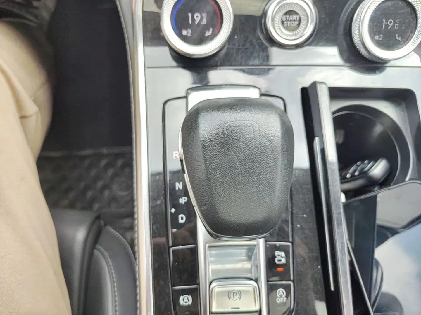 Hongqi H9 2020 2.0T Smart Connect Flagship Edition — миниатюра 17