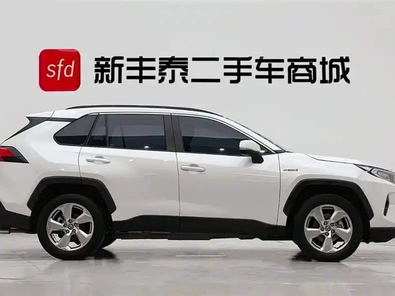 RAV4 2022 Hybrid 2.5L E-CVT 2WD Elite Edition — миниатюра 3