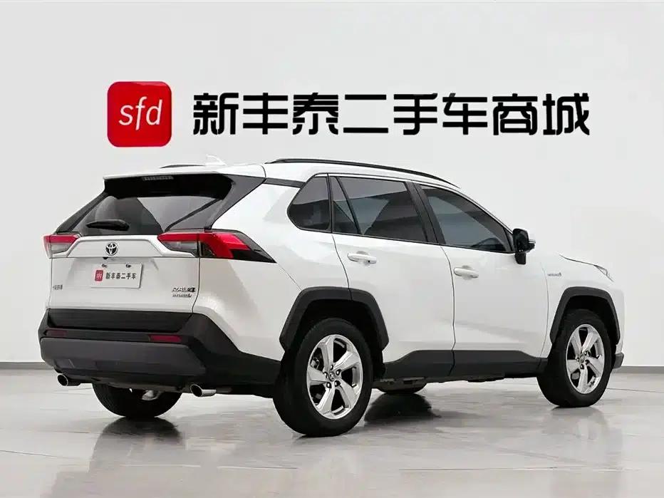 RAV4 2022 Hybrid 2.5L E-CVT 2WD Elite Edition — миниатюра 5