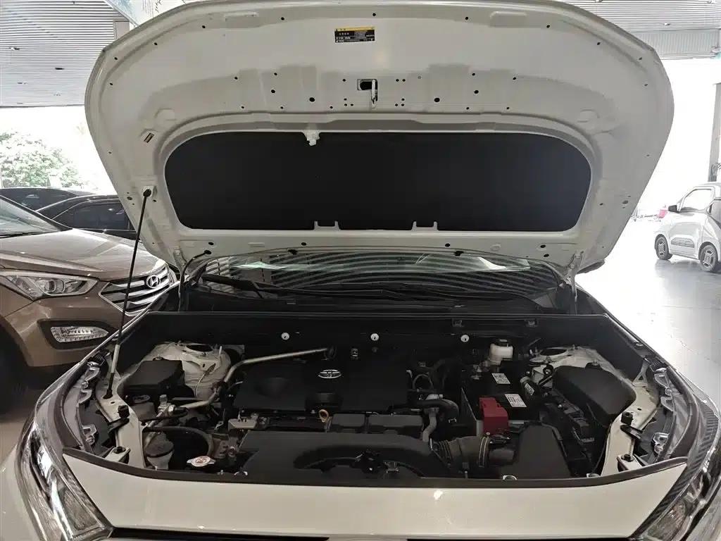 2021 RAV4 2.0L CVT 4WD Premium Edition — миниатюра 20