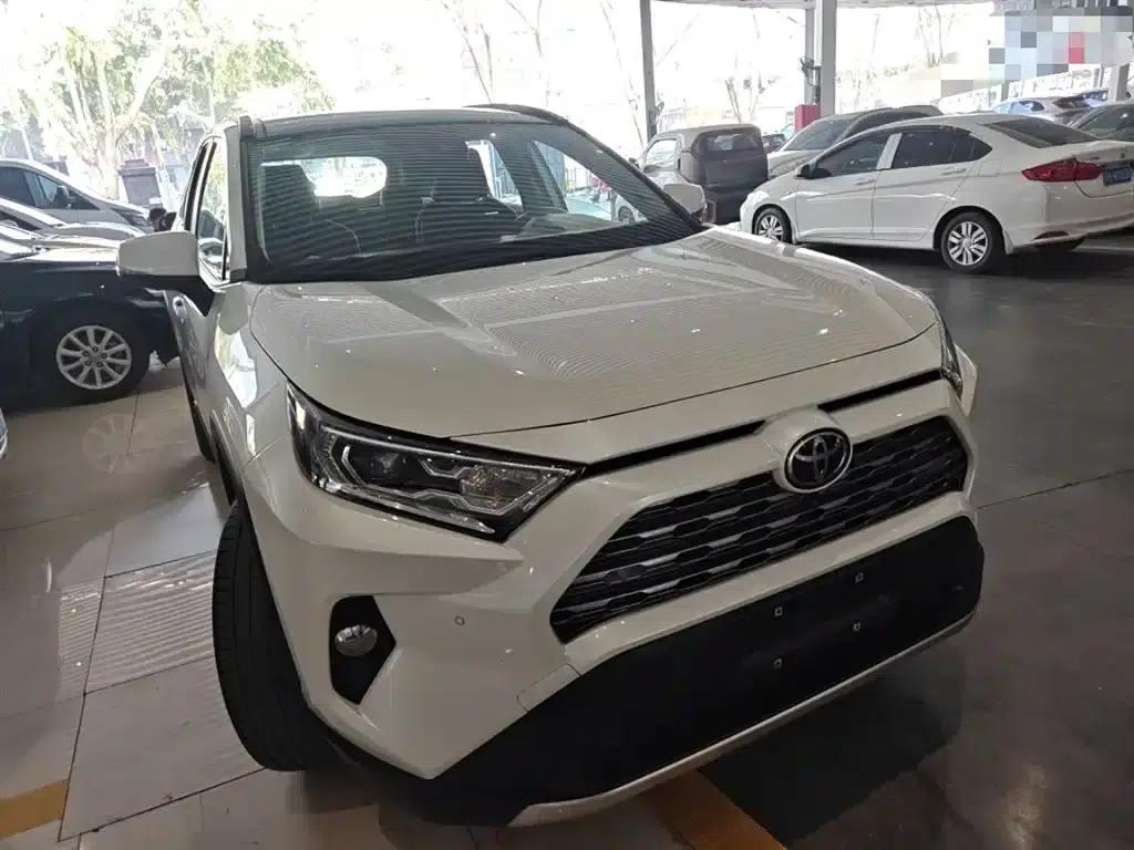 2021 RAV4 2.0L CVT 4WD Premium Edition — миниатюра 4