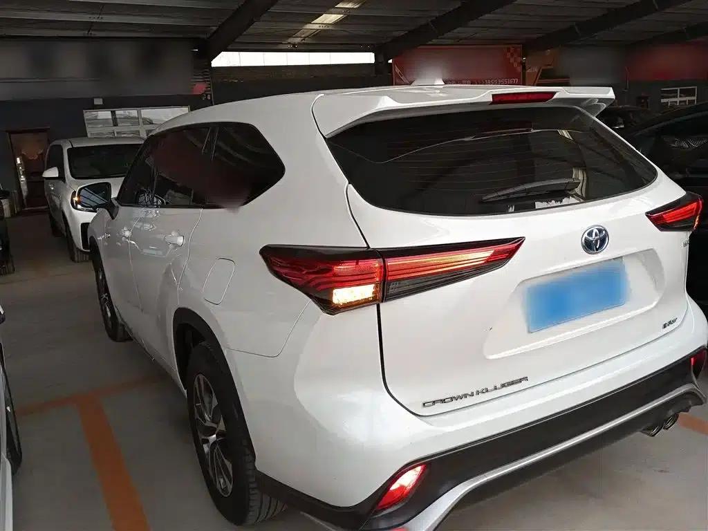 Crown Land Cruiser 2021 2.5L HEV 4WD Elite Edition — миниатюра 23