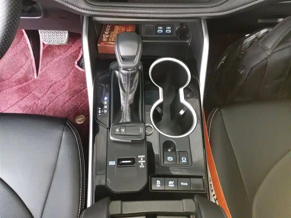 Crown Land Cruiser 2021 2.5L HEV 4WD Elite Edition — миниатюра 10