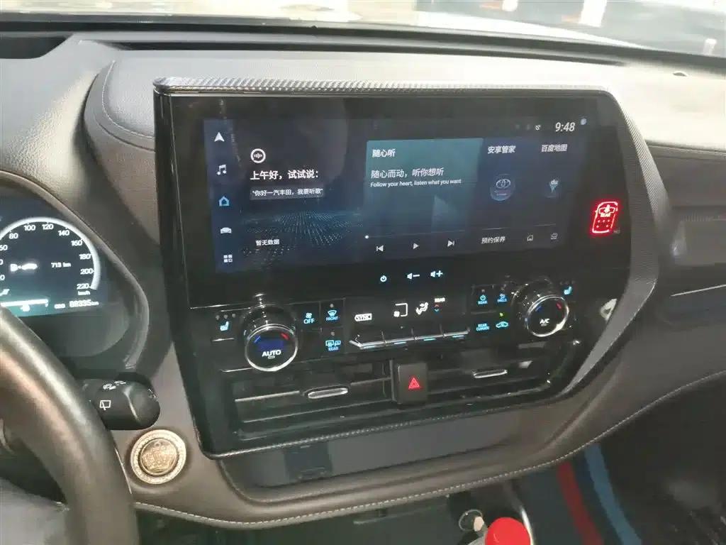 Crown Land Cruiser 2022 2.5L HEV 4WD Premium Edition — миниатюра 13