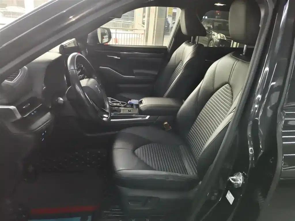 Crown Land Cruiser 2022 2.5L HEV 4WD Premium Edition — миниатюра 15