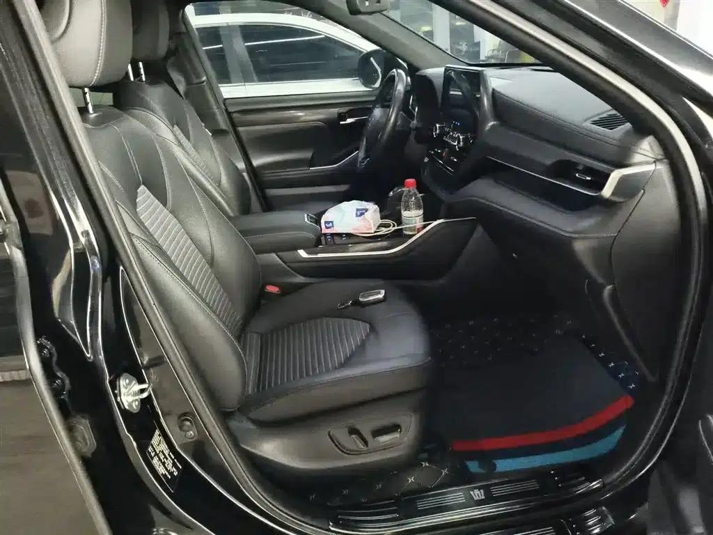 Crown Land Cruiser 2022 2.5L HEV 4WD Premium Edition — миниатюра 25