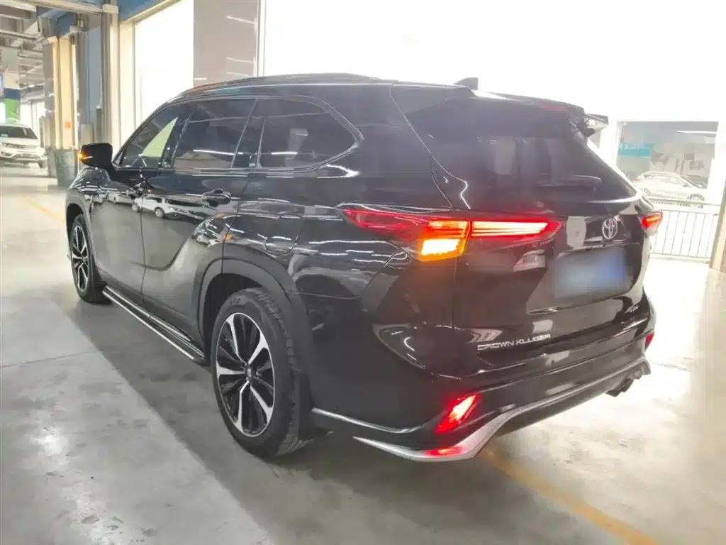 Crown Land Cruiser 2022 2.5L HEV 4WD Premium Edition — миниатюра 5
