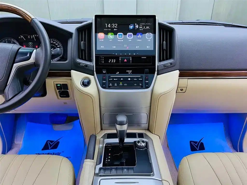 2017 Land Cruiser (Imported) 4.0L Middle East Edition — миниатюра 12