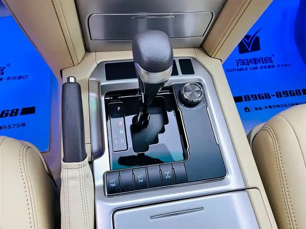 2017 Land Cruiser (Imported) 4.0L Middle East Edition — миниатюра 14