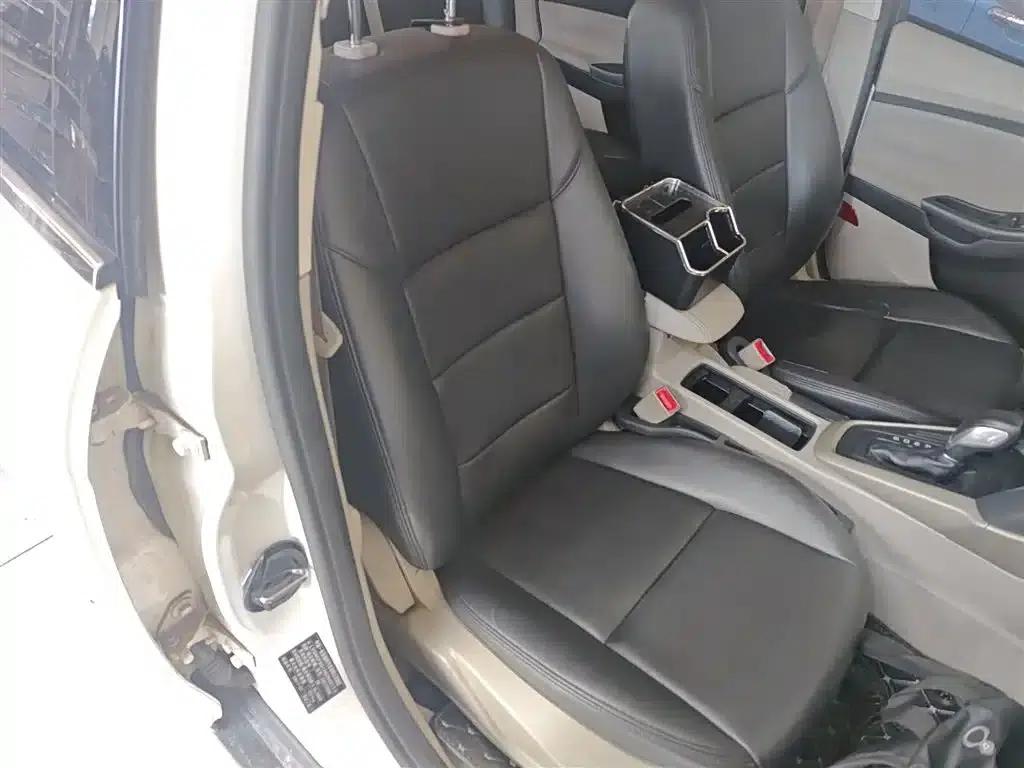 Ford Focus 2017 Sedan 1.6L Automatic Comfort Smart Edition — миниатюра 25