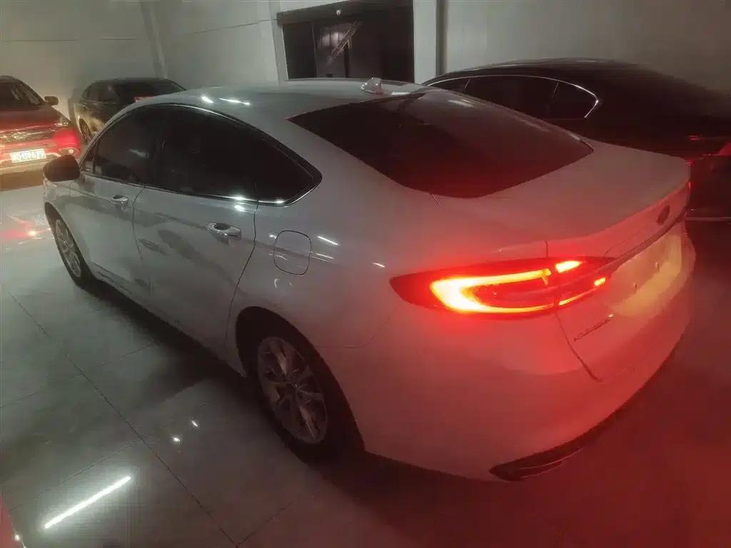 2017 Ford Mondeo EcoBoost 200 Fashion Edition — миниатюра 21