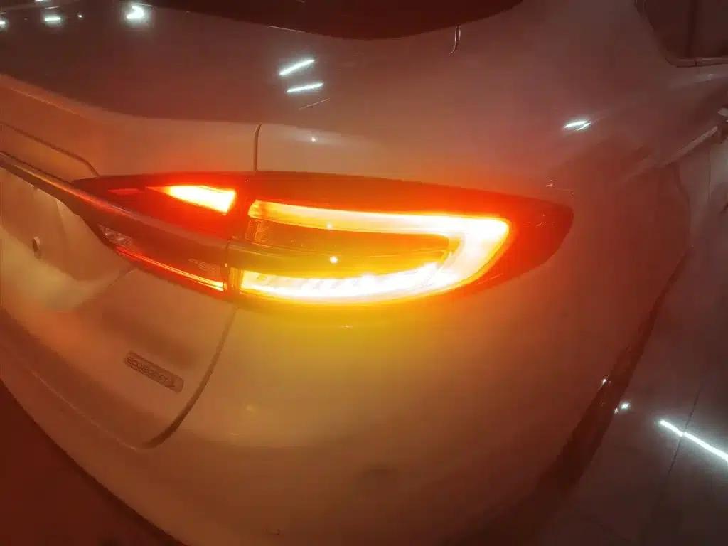 2017 Ford Mondeo EcoBoost 200 Fashion Edition — миниатюра 24