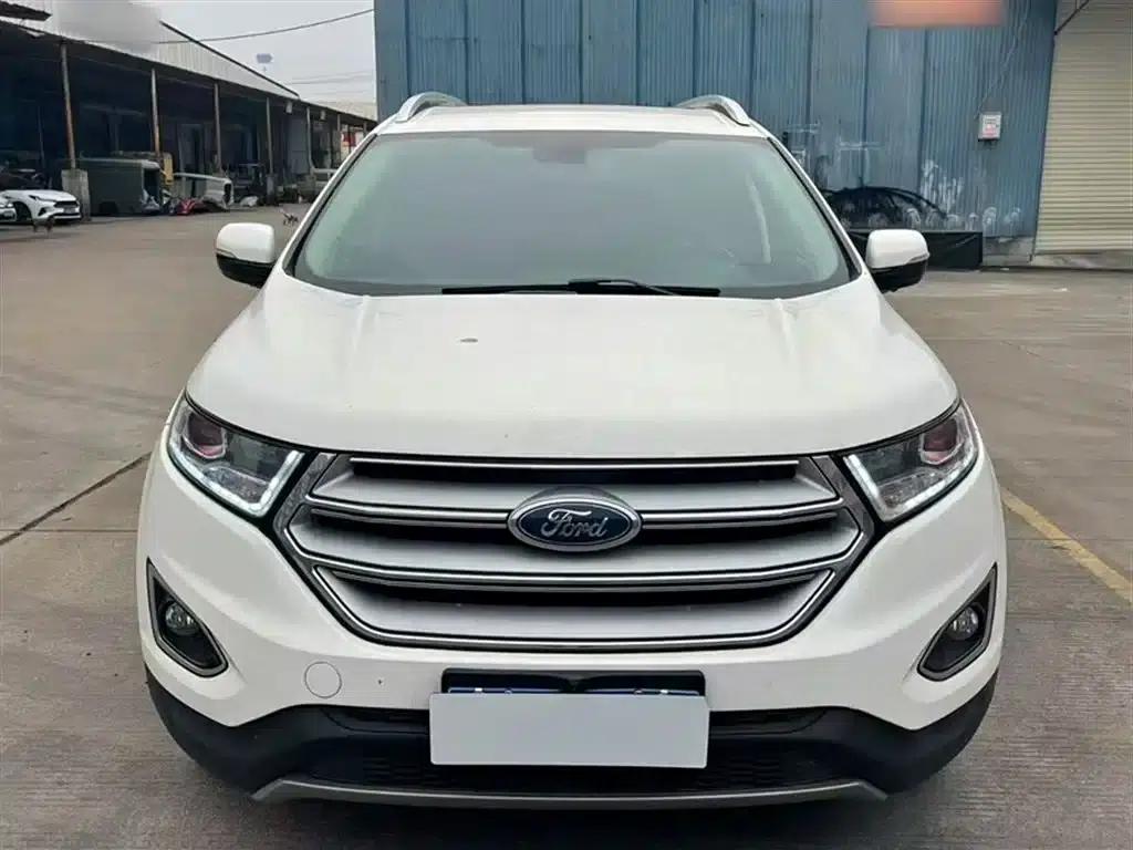 2016 Ford Edge EcoBoost 245 2WD Platinum Edition 7-seater — миниатюра 3