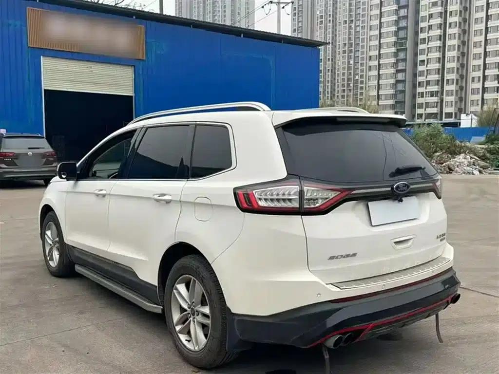 2016 Ford Edge EcoBoost 245 2WD Platinum Edition 7-seater — миниатюра 5