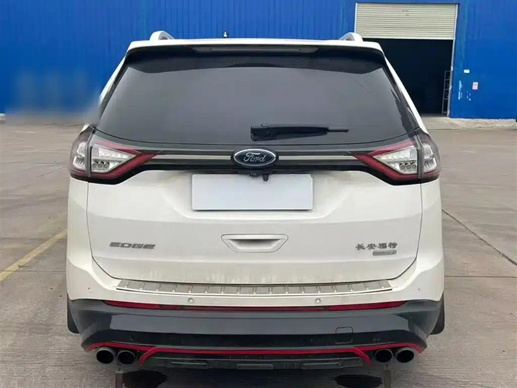 2016 Ford Edge EcoBoost 245 2WD Platinum Edition 7-seater — миниатюра 6