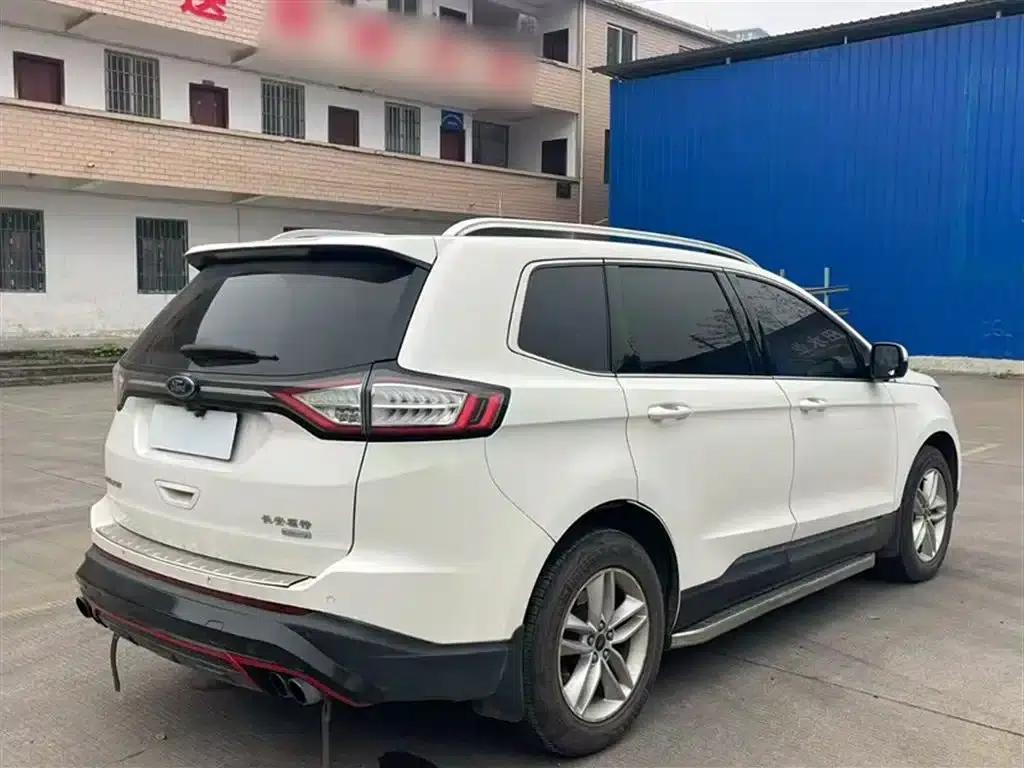 2016 Ford Edge EcoBoost 245 2WD Platinum Edition 7-seater — миниатюра 7