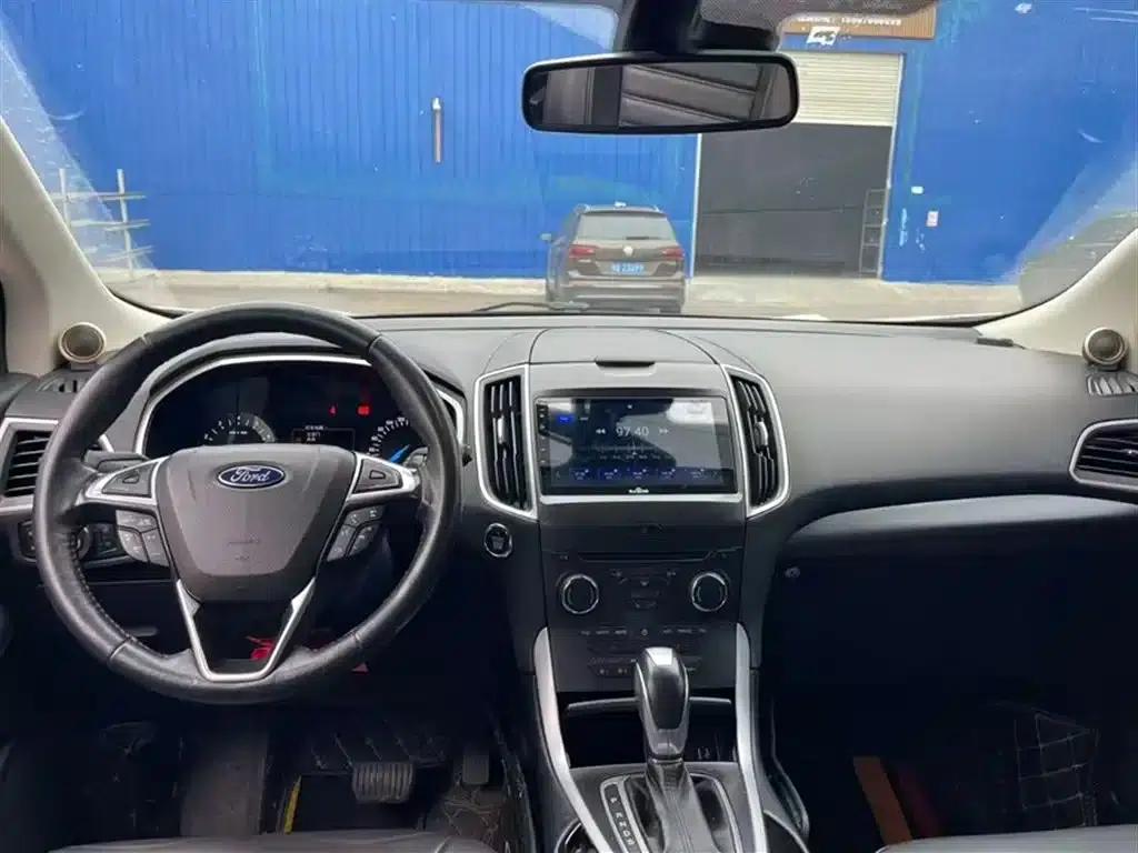 2016 Ford Edge EcoBoost 245 2WD Platinum Edition 7-seater — миниатюра 8