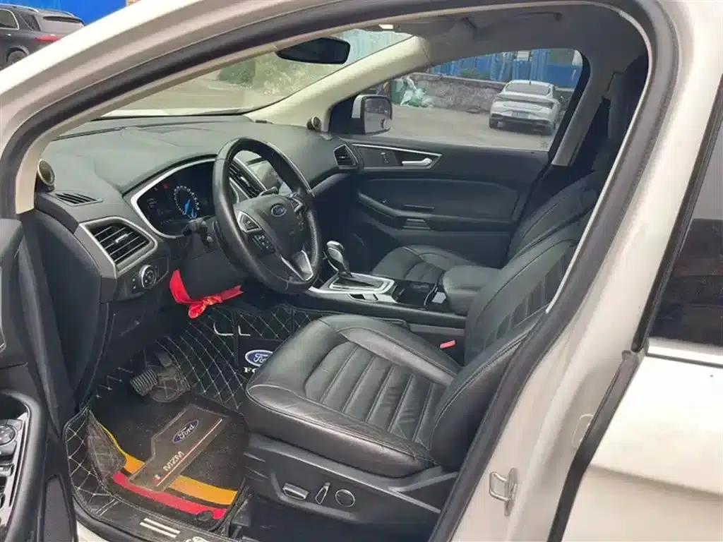2016 Ford Edge EcoBoost 245 2WD Platinum Edition 7-seater — миниатюра 9